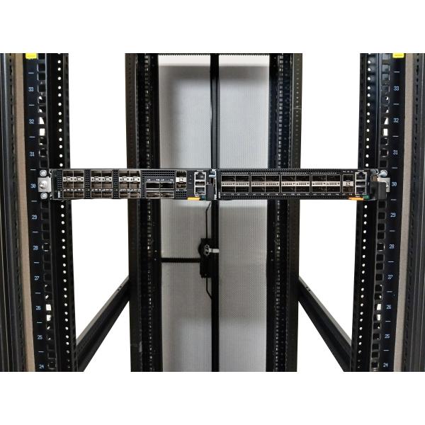 HPE Aruba Networking CX 8325H 18p SFP28 25G 4p QSFP28 100G BacktoFront 4xFan 2xPSU Gestito L3 1U (ANW 8325H 18Y 4C BF 4FS 2-STOCK - .)HpeS4B21A