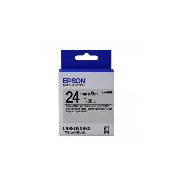 Epson Nastro fondo Opaco Argento per testo Nero 24/09 LK-6SBE (Epson LabelWorks LK-6SBE - m?rkattape)EpsonC53S656009