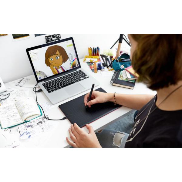 Wacom One by Medium tavoletta grafica Nero, Rosso 2540 lpi [linee per pollice] 216 x 135 mm USB (One by Medium graphic tablet - Black, Red 2540 lpi 216 x 135 - mm USB One by Medium, Wired, 2540 lpi, 216 x 135 mm, USB, Pen, Black, Red - Warranty: 12M)...