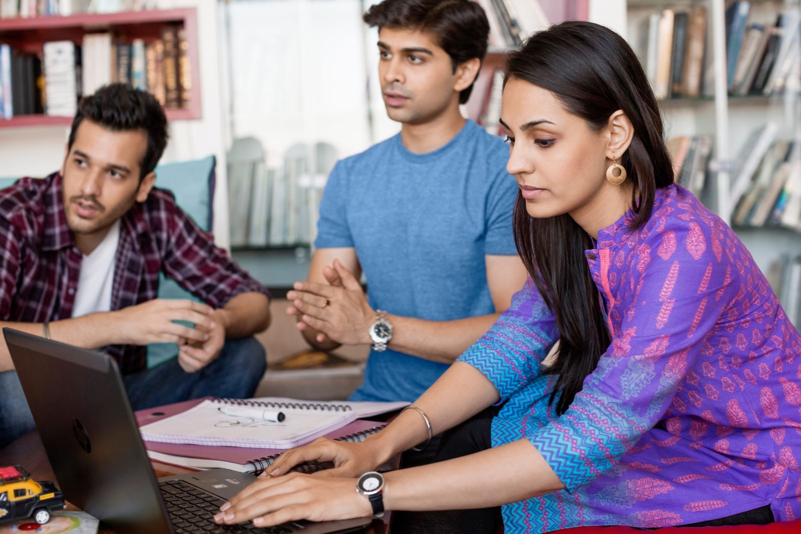 HP EliteBook G11 AMD Ryzen 7 8840U Computer portatile 35,6 cm [14] WUXGA 32 GB DDR5-SDRAM 1 TB SSD Wi-Fi 6E [802.11ax] Windows 11 Pro AI PC Argento (HP EB845G11 R7-8840U 14 32GB/1T PC Italy - Italian localization)Hp9G0Q6ET#ABZ