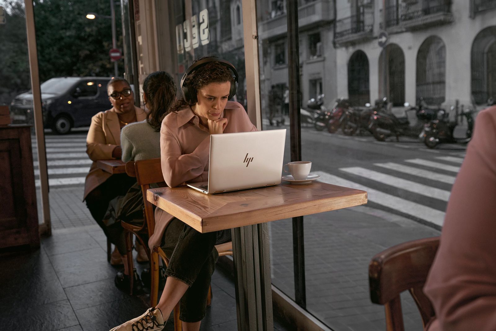 HP EliteBook 8 Flip G1i AI Intel Core Ultra 7 255U Ibrido [2 in 1] 33,8 cm [13.3] Touch screen WUXGA 32 GB LPDDR5x-SDRAM 1 TB SSD Wi-Fi 6E [802.11ax] Windows 11 Pro AI PC Argento (HP EliteBook 8 Flip G1i Notebook AI - AI PC - design ruotabile - Intel...