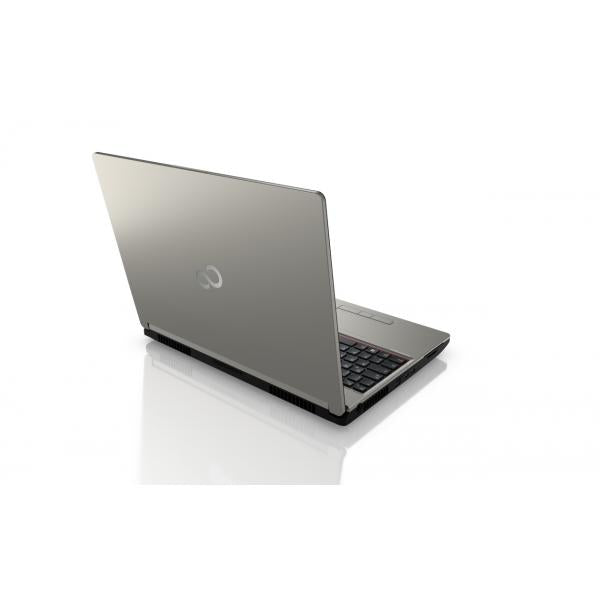 Fujitsu CELSIUS H7613 Workstation mobile 40,6 cm [16] WQUXGA Intel Core i7 i7-13850HX 32 GB DDR5-SDRAM 1 TB SSD NVIDIA RTX 2000 Ada Wi-Fi 6E [802.11ax] Windows 11 Pro Argento (CELSIUS H7613 I7-13850HX 4K - 32GB 1TB SSD W11P RTX 2000) - Versione Tedesca