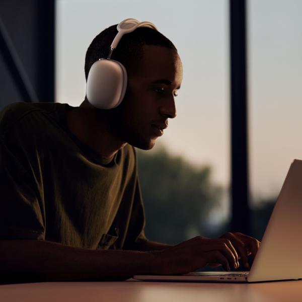 AIRPODS MAX-SKY BLUE