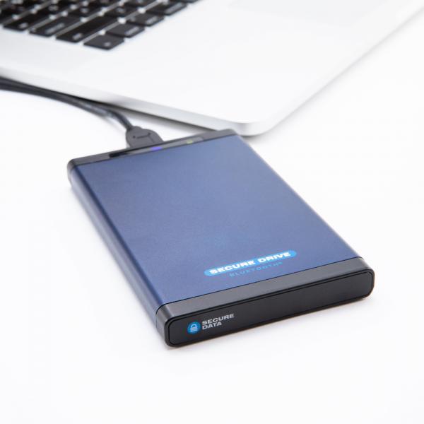SecureData SD-BT-12-BU500GB dispositivo di criptazione dato Esterno (SecureData SecureDrive BT [500GB] FIPS 140-2 Level 3 Validated 256-Bit Hardware Encrypted External Portable Hard Drive USB 3.0 - Secure Wireless Unlock via Mobile App)