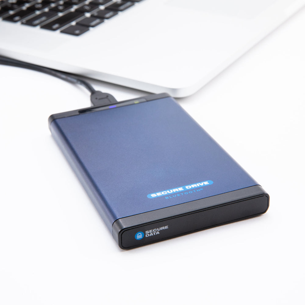 SecureData SD-BT-12-BU1000GB-SSD dispositivo di criptazione dato Esterno (SecureData SecureDrive BT [1TB] FIPS 140-2 Level 3 Validated 256-Bit Hardware Encrypted External Portable SSD USB 3.0 - Secure Wireless Unlock via Mobile App)